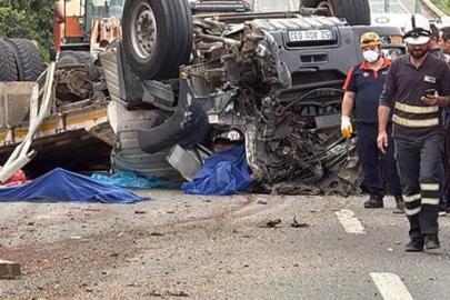 Karabük'te feci kaza! Karşı şeride geçen çekici, motosiklet ile çarpıştı: 2 ölü