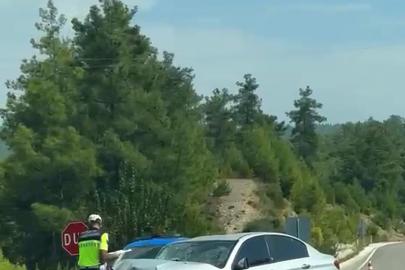 Manavgat’ta iki otomobil çarpıştı: 1 ölü, 2 yaralı
