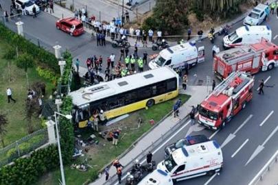 Zeytinburnu’nda İETT otobüsü sitenin bahçe duvarına çarptı! Yaralılar var