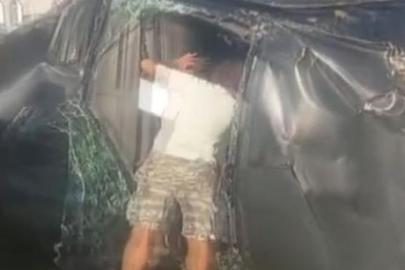 Antalya'da tur minibüsü, kamyonet ve otomobil çarpıştı! Çok sayıda yaralı var