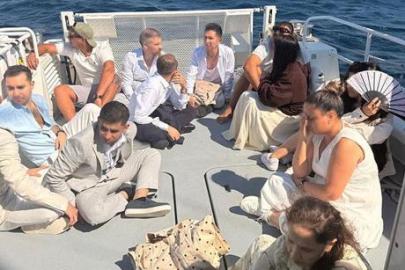Hepsi şık kıyafetler giydi! Yelkenli tekneye şok baskın: 12 kişi yakalandı