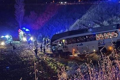 İstanbul'dan Ağrı'ya gidiyordu! Amasya'da yolcu otobüsü şarampole uçtu! 24 kişi yaralandı