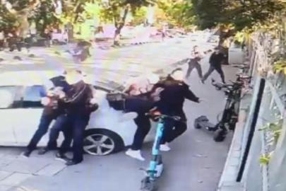 Üsküdar’da okul önünde feci kaza! Otomobil kaldırıma çıktı, 4 öğrenciye çarptı