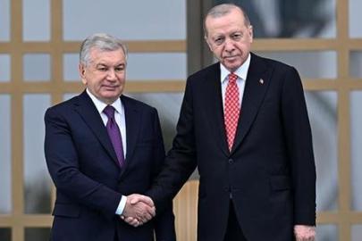 Cumhurbaşkanı Erdoğan, Özbekistan'lı mevkidaşı Mirziyoyev ile bir araya geldi