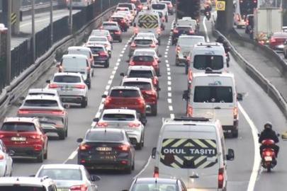 İstanbul'da haftanın ilk iş günü trafik yoğunluğu! Sabah saatlerinde yüzde 78'e çıktı