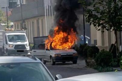 Kahramanmaraş'ta seyir halindeki otomobil alev alev yandı!
