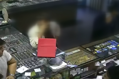 Sakarya'da kuyumculara sahte altın sattılar! O anlar kamerada, 2 şüpheli tutuklandı